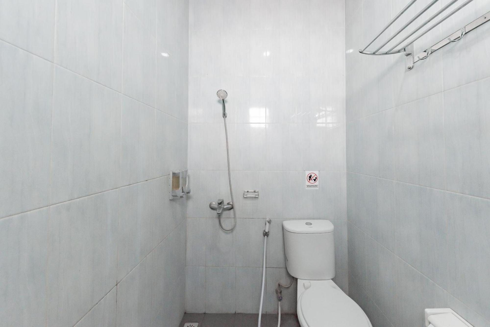 Reddoorz Near Pasar Baru Bandung Hotel Luaran gambar