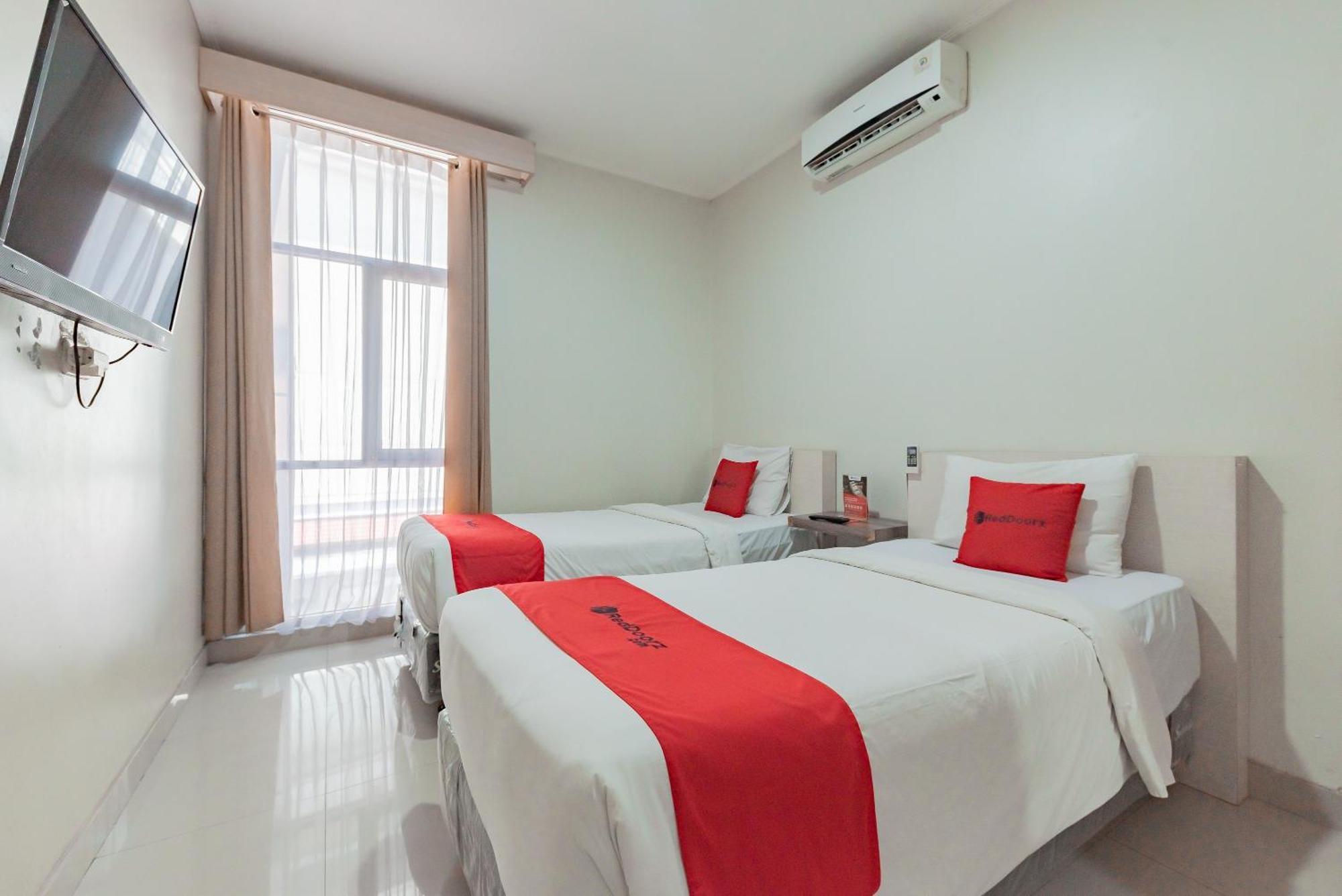 Reddoorz Near Pasar Baru Bandung Hotel Luaran gambar